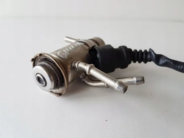 Capteur de niveau AdBlue Alfa Romeo Giulia 2020 55283227 image 2