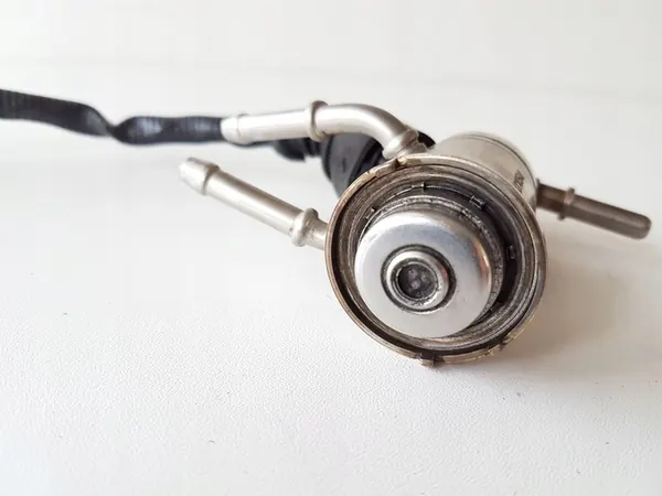 Capteur de niveau AdBlue Alfa Romeo Giulia 2020 55283227 image 4