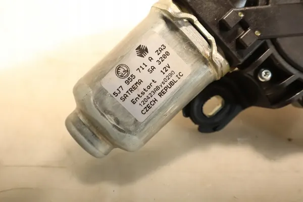Skoda OE 5J7955711A Heckwischermotor image 6
