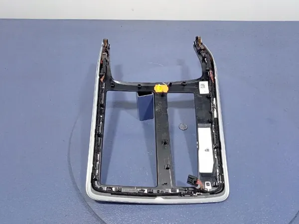 Cadre de garniture tunnel Audi SQ8 Q8 OEM 4M8863324B image 4