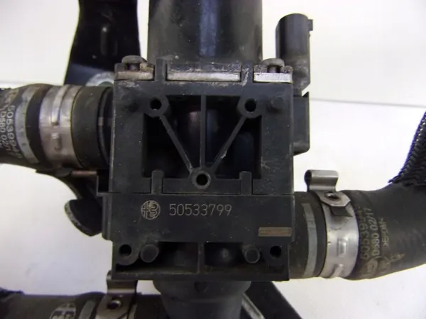 Alfa Romeo Vesipumpun Letku OEM 50533799 image 4
