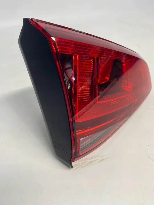 Lámpara de maletero izquierda Golf VII 5G0945093AE image 3