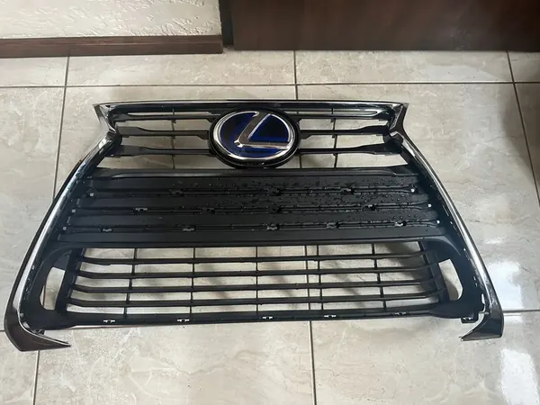 Grill Front Bumper Lexus IS III 300h 2017 image 2