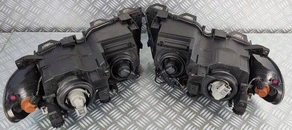 Faróis dianteiros esquerdo e direito BMW E46 LIFT 01-05 image 10