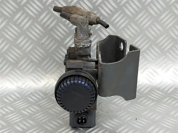 Vanne de suspension pneumatique arrière Volvo FH 12/13 2002-2009 OEM 20514450 image 2