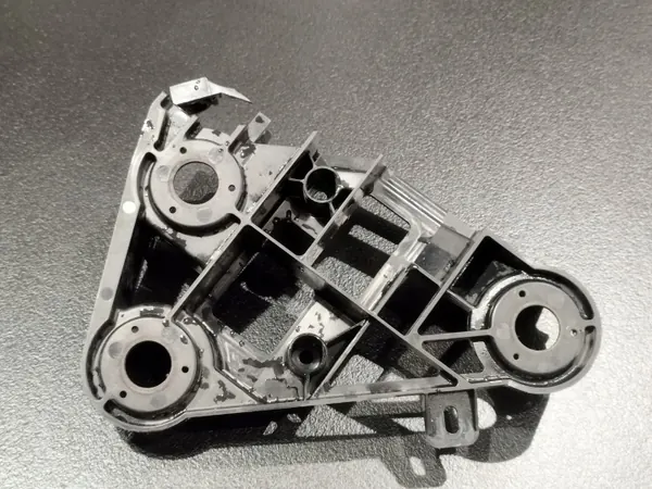 Tesla Kompressorhalterung OEM 1027918-00-C - Gebraucht image 2
