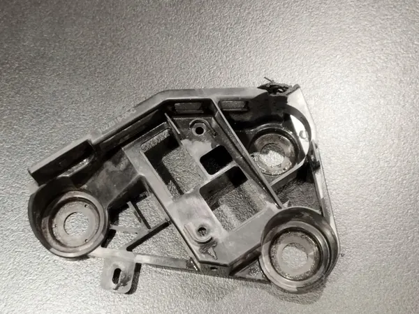 Tesla Kompressorhalterung OEM 1027918-00-C - Gebraucht image 3