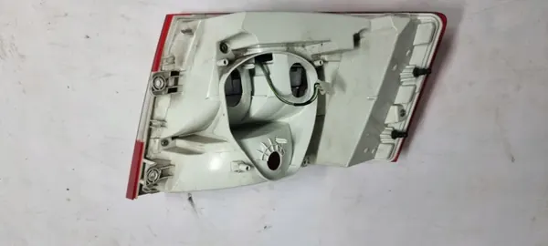 Vasen takavalo OEM 5E5945111B Skoda Octavialle image 5