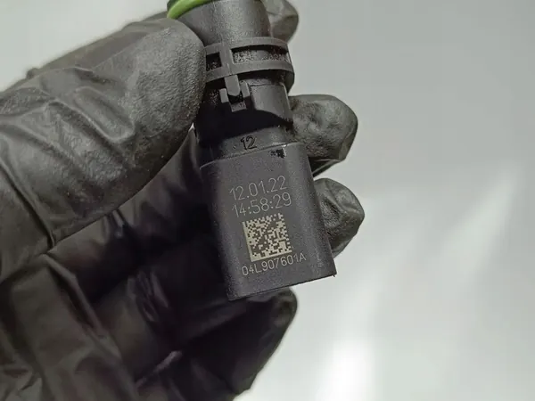 CUPRA Kamaxelpositionssensor 1.4L Bensin 2023 OEM 04L907601A image 3