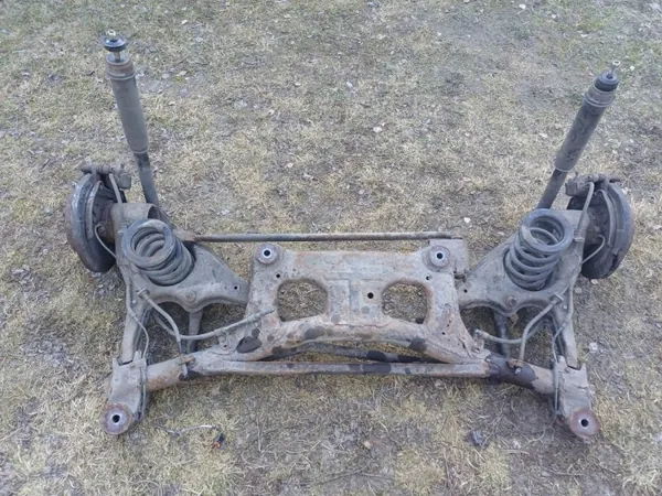 Taka-Akselipalkki OEM Wózek Tylny Grandis Mitsubishi image 2