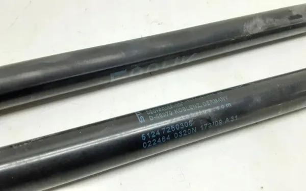Vänster bagagelucksaktuator OEM 51247250308 BMW 3 E90 image 3