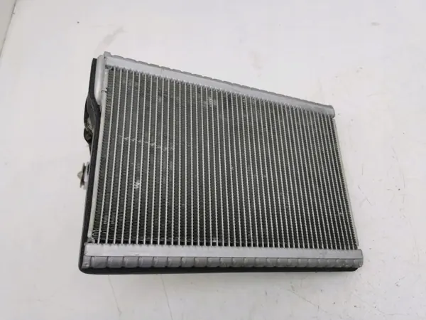 Peugeot 3008 II Verwarmingskern OEM A31101900 image 6