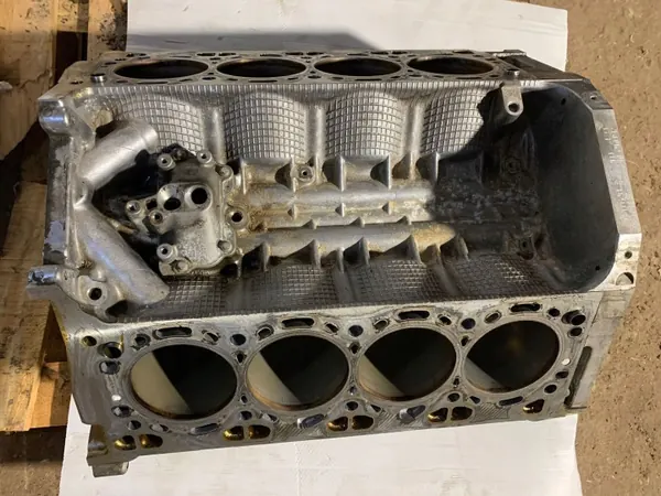 Bloco motor BMW OEM 7604234 para Série 7 F01-F04 image 2