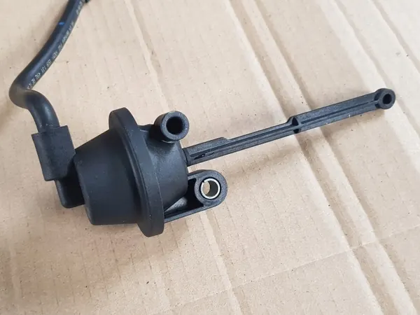 EGR-koeler vacuümklep OEM AUDI A4 B8 A5 8T Q5 8R A6 C6 image 6