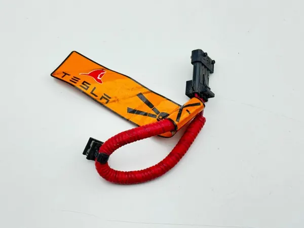 Tesla Model S Pyrotekniinen puristin OEM 101558500 image 4
