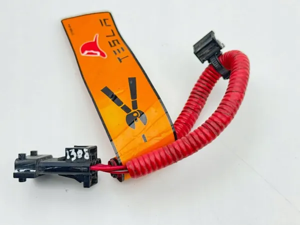 Tesla Model S Pyrotekniinen puristin OEM 101558500 image 6