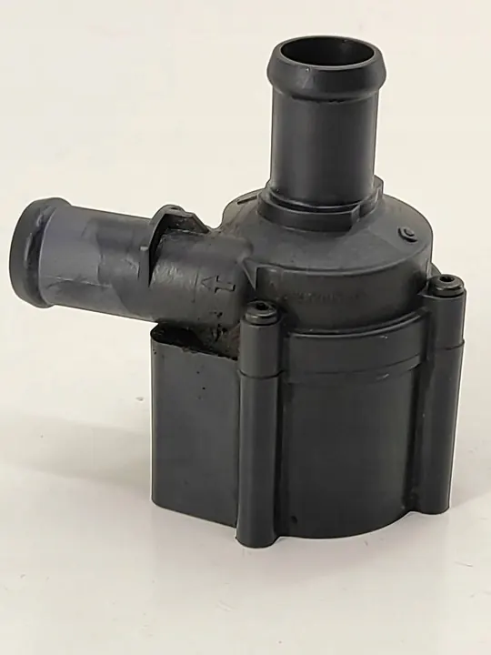 Vattencirkulationspump Volkswagen Golf VII 2014 image 2