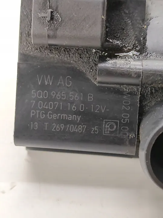 Vattencirkulationspump Volkswagen Golf VII 2014 image 5