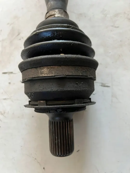 MERCEDES A GLA 180 13-19 W156 X156 VÄNSTER FRAMAXEL image 2