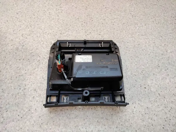 Cendrier OEM A2076804950 pour Mercedes W207 Classe E image 3