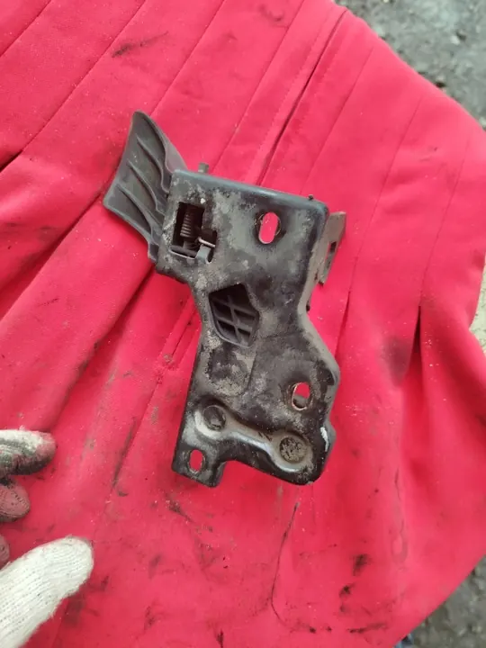 SKODA FABIA II LIFT ROOMSTER 11-15 Motorhuv Lock 5J0823480C image 3