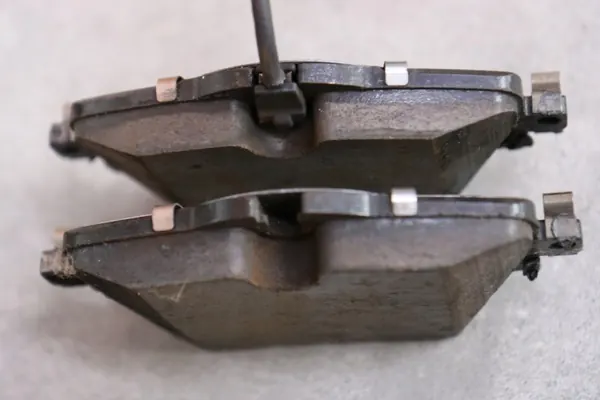 BMW Framhjulsbromsar Skivor & Belägg OEM 6880072 image 4