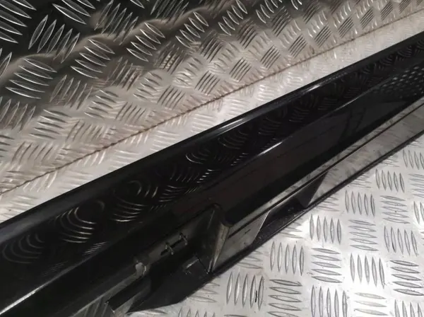 Faixa lateral direita OEM 4G0853856M para Audi A6 C7 Lift image 3