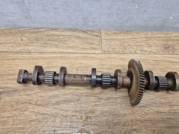 BMW Valvetronic Kamaxel OEM 7630747 - Begagnad image 3