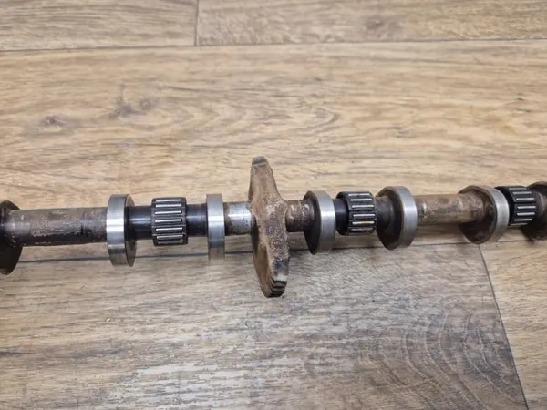 BMW Valvetronic Kamaxel OEM 7630747 - Begagnad image 5