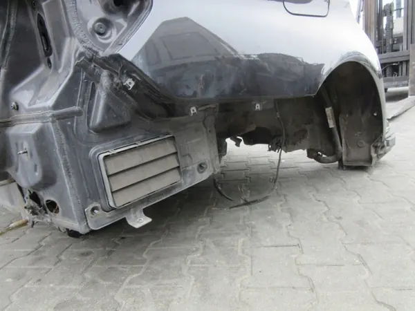 BMW OE 4x4OE002877 Garde-boue Arrière Plancher image 5