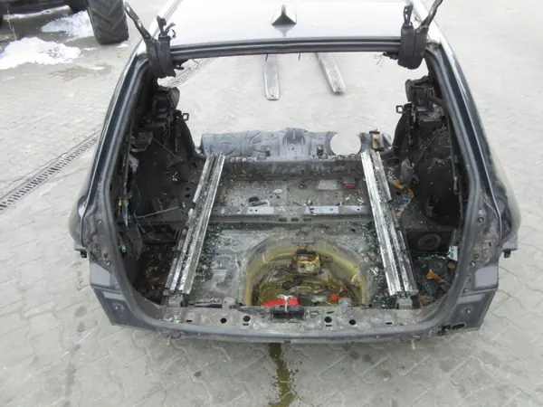 BMW OE 4x4OE002877 Garde-boue Arrière Plancher image 6