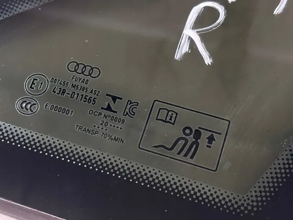 Audi A4/S4 B9 taka sivulasi OEM 8W5845298H image 6