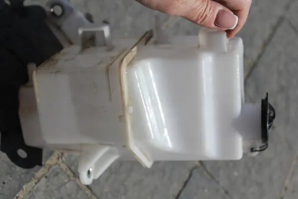 Ausdehnungsbehälter TOYOTA RAV 4 V 16470-25050 image 2