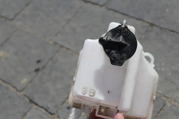 Ausdehnungsbehälter TOYOTA RAV 4 V 16470-25050 image 8