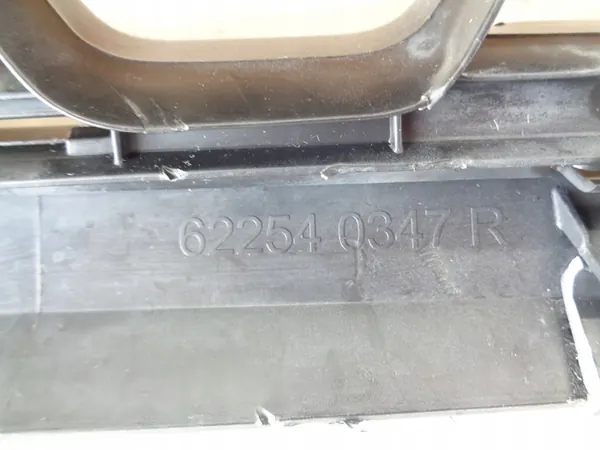 Griglia centrale paraurti anteriore Dacia Duster I 622540347R image 4