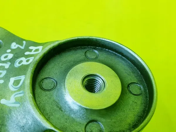 Spännare Audi A6 A7 Q7 A8 3.0 TDI 059903133J image 2