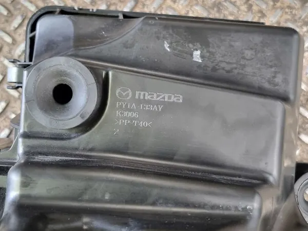 Mazda 6 2020 Carcasa de Filtro de Aire image 7