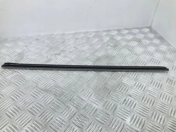 Audi A3 S3 8V Achterruitlijst OEM 8V7853268 image 4