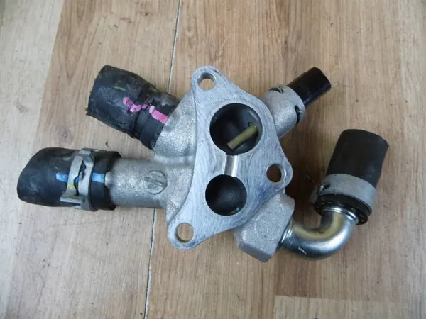 Toyota Highlander XU70 RAV4 V 2.5 HYBRID Carcasa de termostato image 2