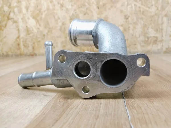 Toyota Highlander XU70 RAV4 V 2.5 HYBRID Carcasa de termostato image 4