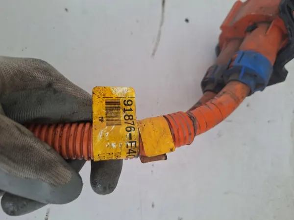 Cable Alta Tensión Kia OEM 91876E4000 - Usado image 5