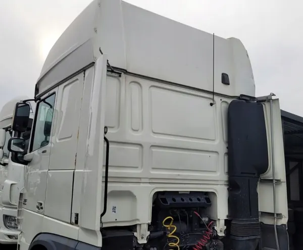 Complete cabine DAF XF 106 Super Space Cab - Gebruikt image 3