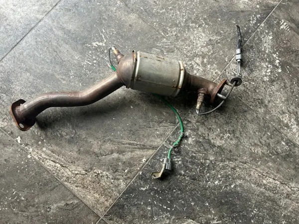 Catalizador Honda Jazz II usado con sensores image 4