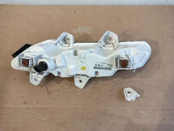 Peugeot 208 II DRL Lamp Links - OEM LAMPA JAZDY DZIENNEJ image 4