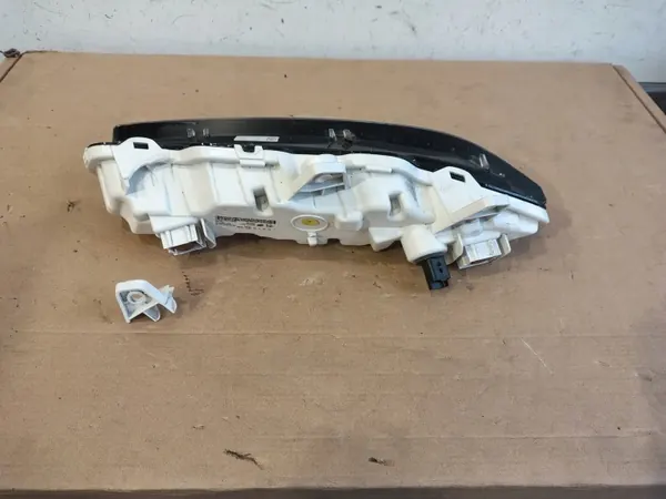 Peugeot 208 II DRL Lamp Links - OEM LAMPA JAZDY DZIENNEJ image 5