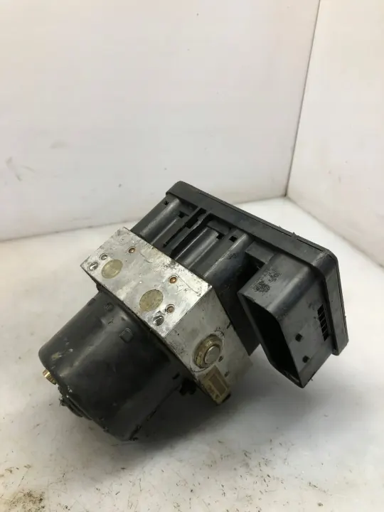 Controlador Bomba ABS OEM 8Z0907379C 8Z614517E Usado image 4