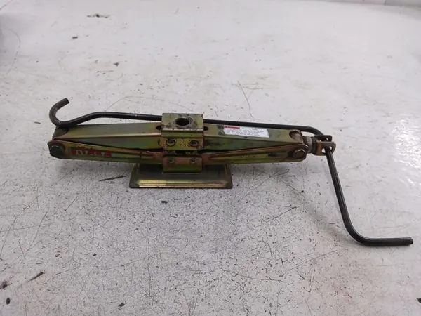 Suzuki Grand Vitara I Cric image 2