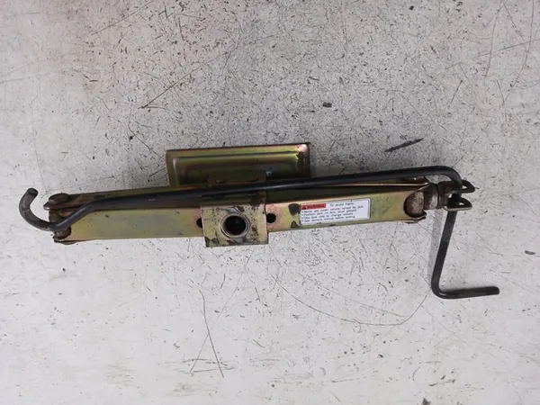 Suzuki Grand Vitara I Cric image 4