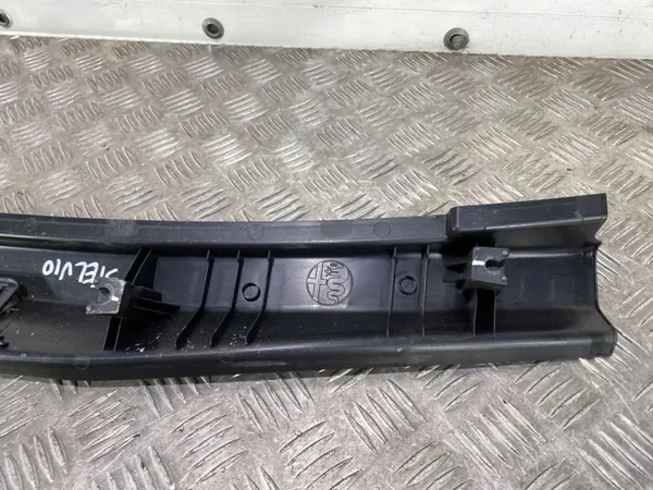 OEM 156126138 Baksätes bältesskydd för Alfa Romeo Stelvio image 9