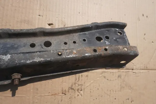 Suporte inferior do radiador NISSAN NOTE II E12 2013 F25303VVMH image 3